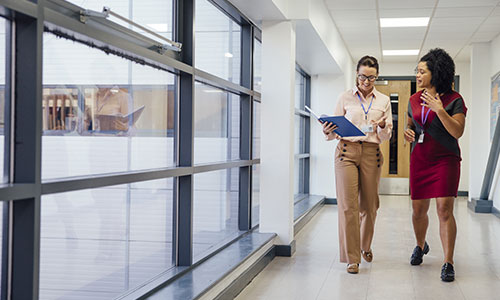 /globalassets/nl/branches/onderwijs/education_corridor.jpg