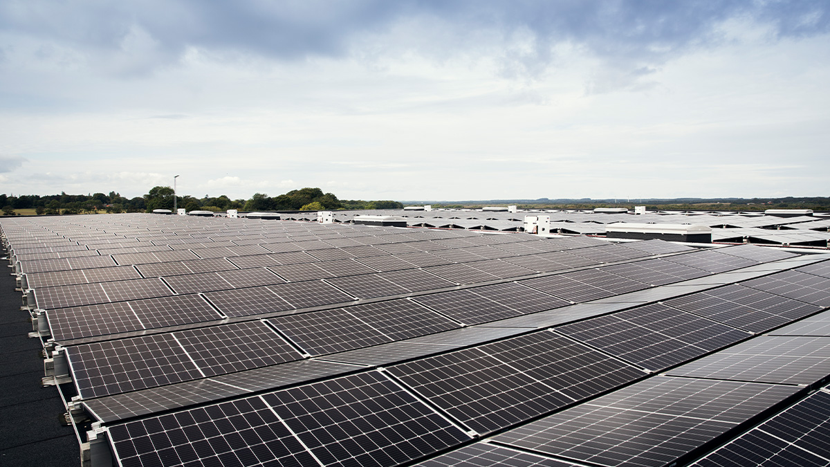 /globalassets/nl/klimaat-en-energie/solar-thuisbatterij-energieopslag-zonnepanelen-v2-1200x675.jpg