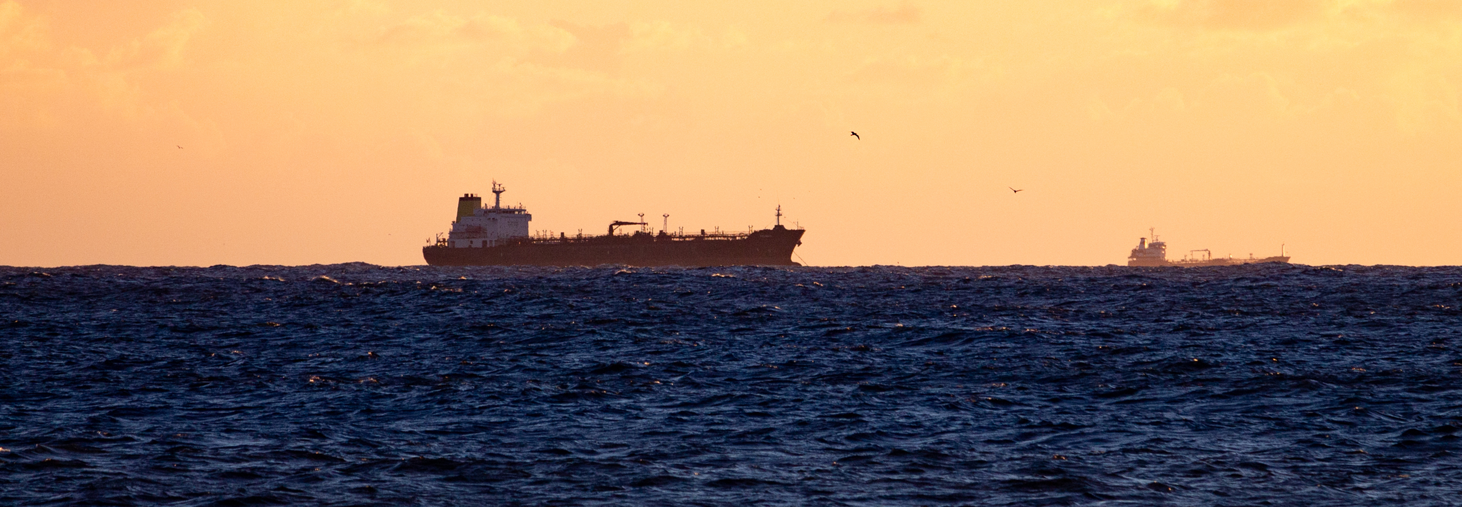 /globalassets/shared/business-areas/industry/marine/marine_hero_ship_sunset_v3b_web_2880x1000_low.jpg