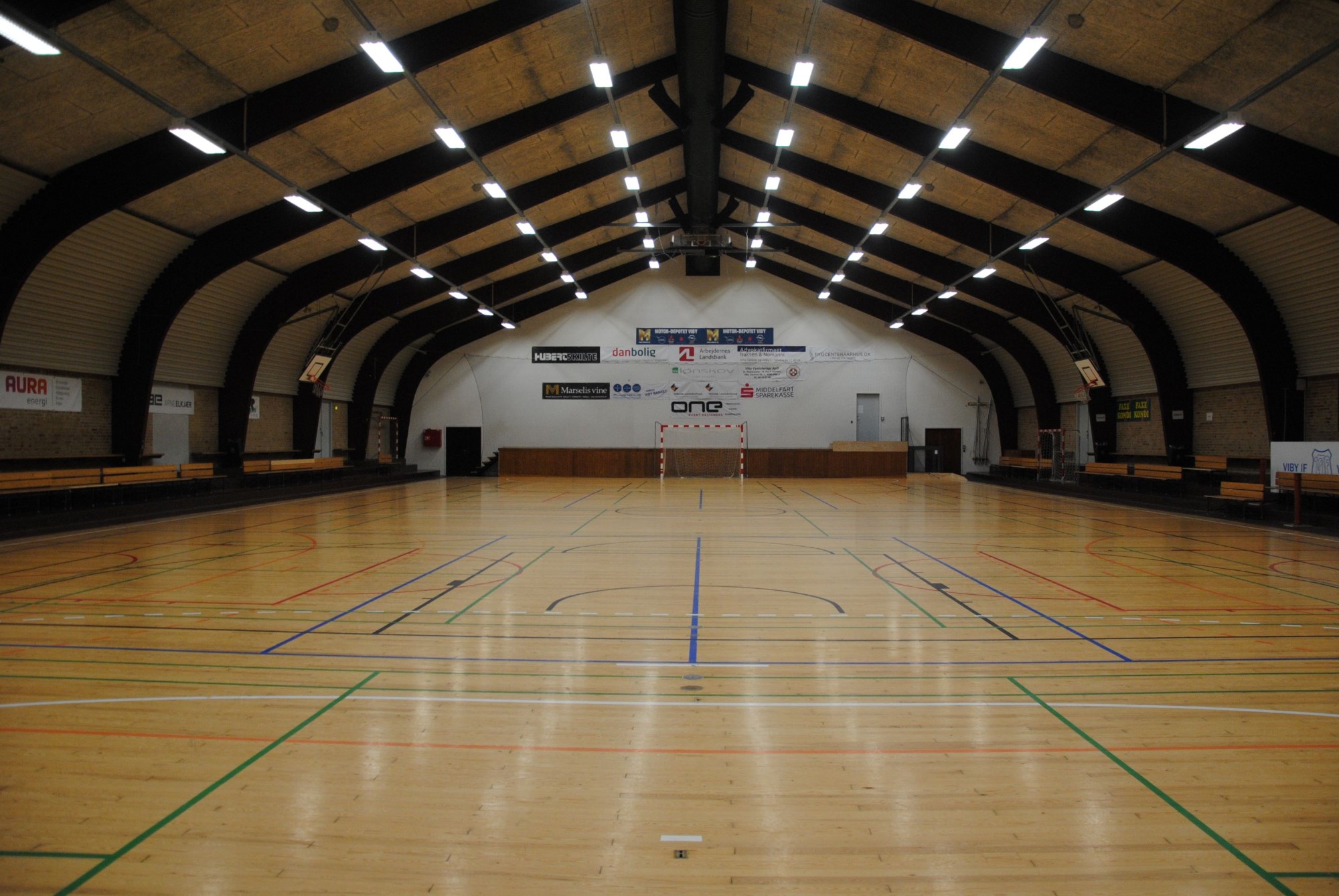 /globalassets/shared/concepts/solar-light/guide-til-godt-lys/idraetslokale_vibyhallen5.jpg