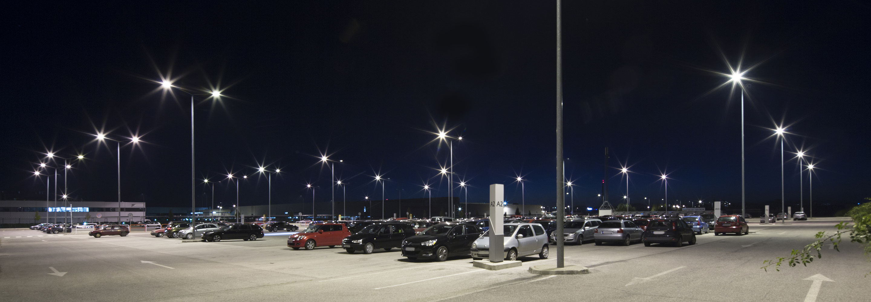 /globalassets/shared/concepts/solar-light/guide-til-godt-lys/parking_ss_739703887.jpg